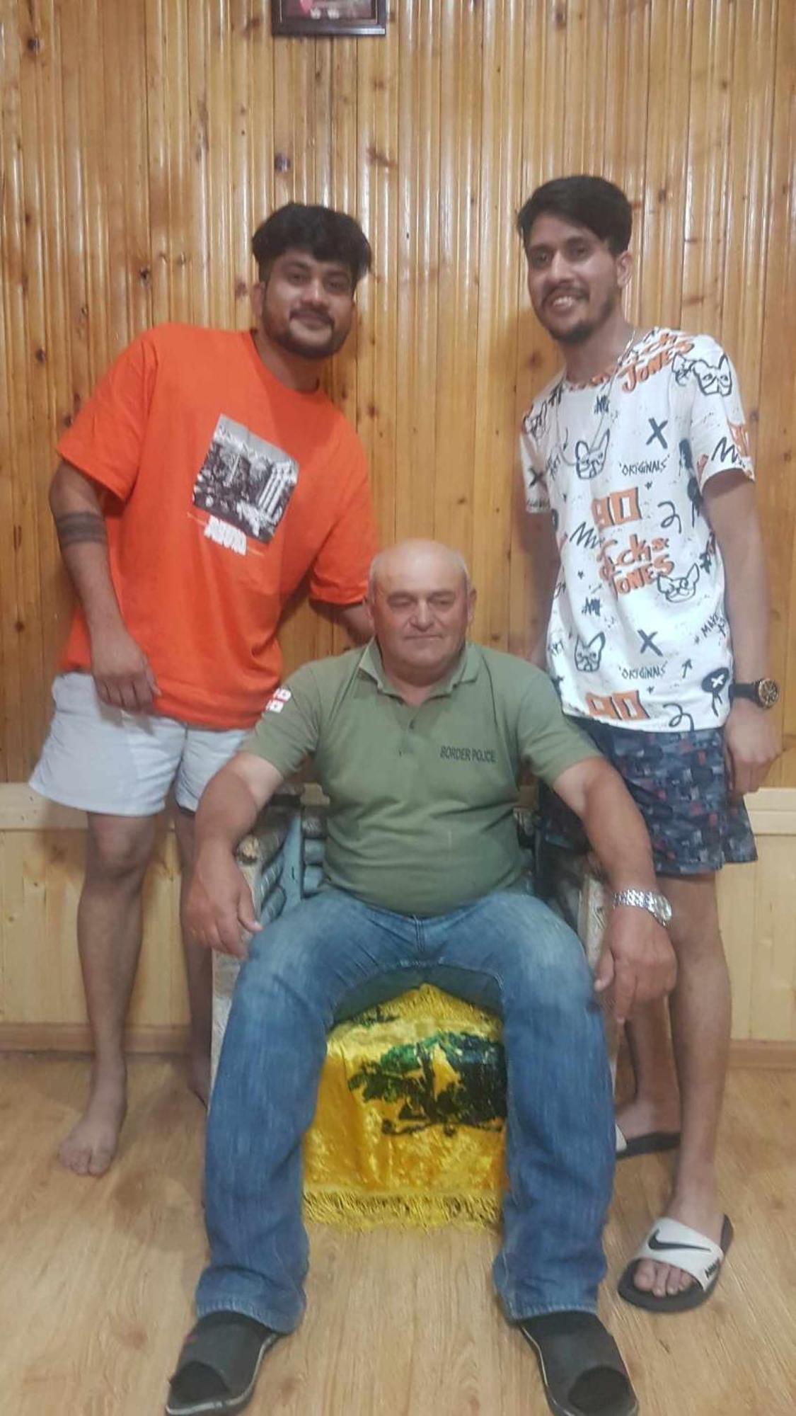 Bori'S Guesthouse Ушгули Экстерьер фото